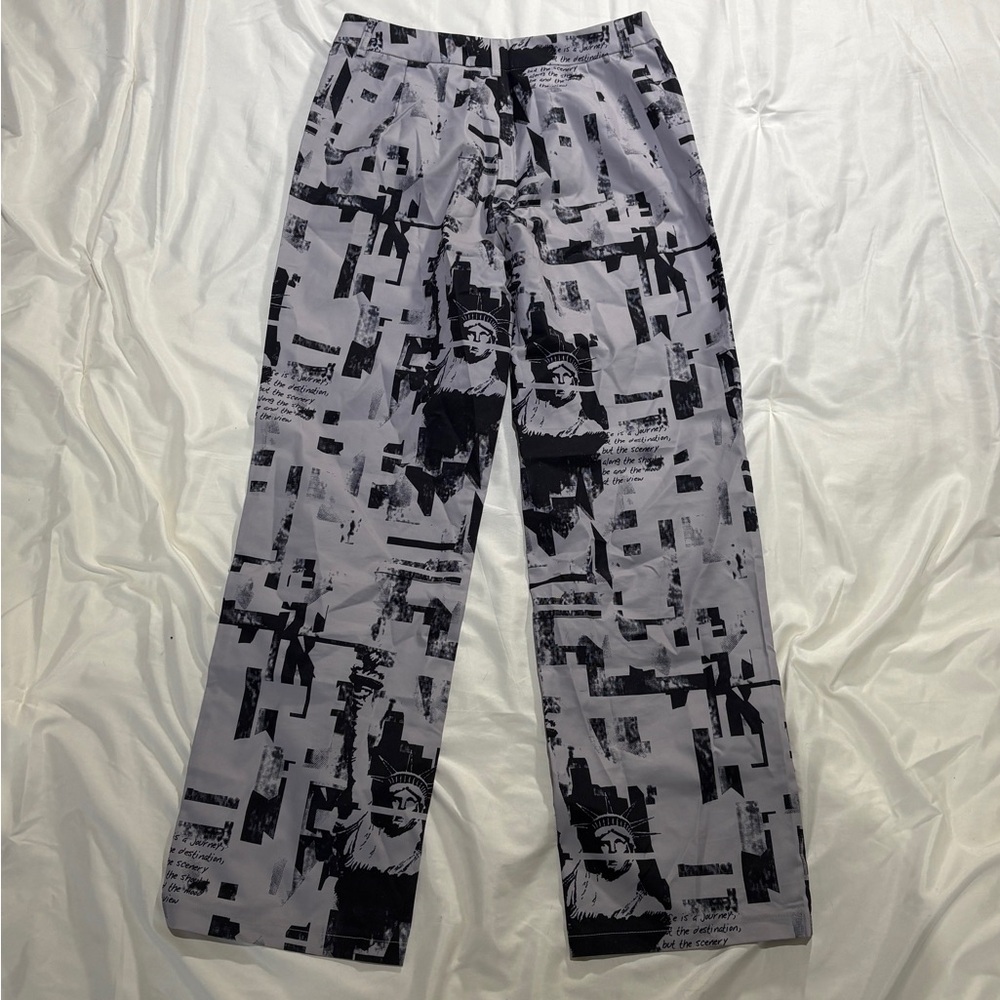 SHEIN black and white NYC pattern straight leg mid rise pants - Picture 4 of 4